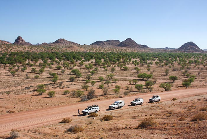 Private geführte Safaris in Namibia im Konvoi-Damaraland -selfdrive-tour